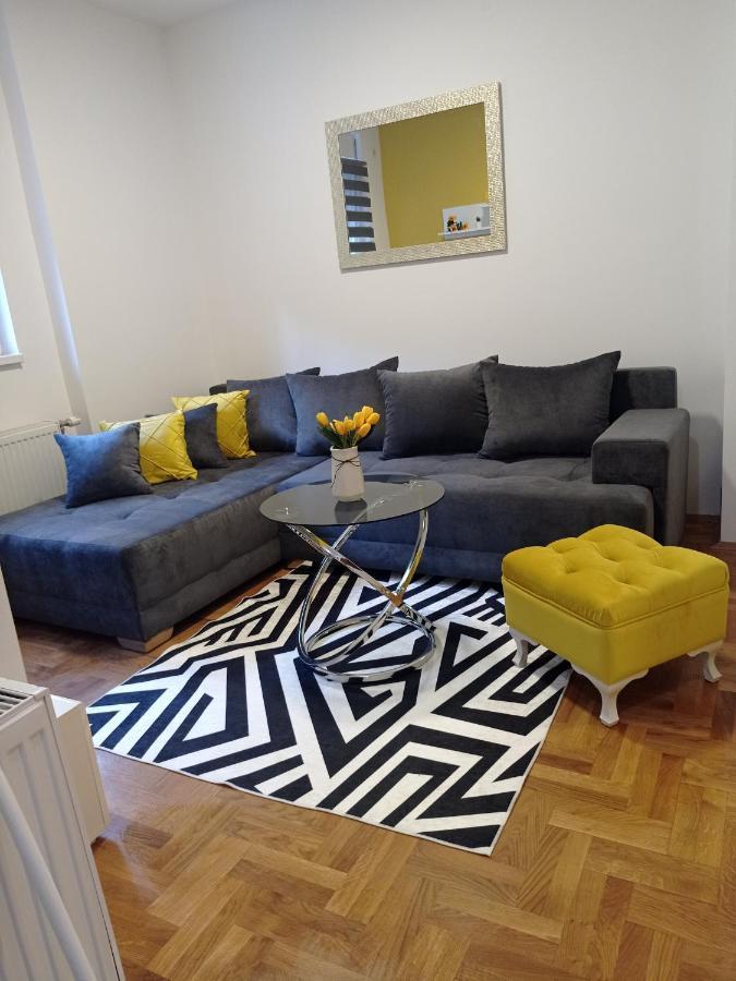 Apartman Sunflower Sremska Mitrovica Exterior photo